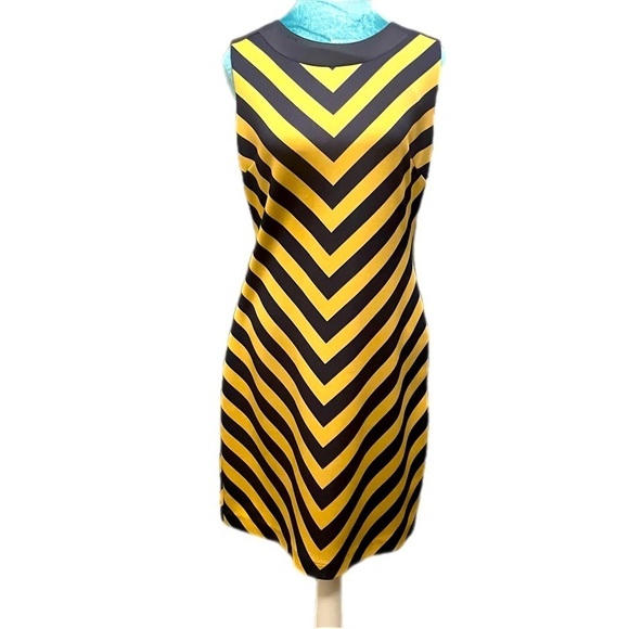 Elegant dress from ILE New York, size 8, striking Navy and gold chevron pattern - Picture 1 of 9